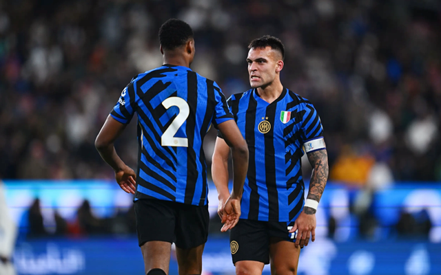 曾经的前场搭档！安东尼和拉什福德拥抱这一刻，你想到了什么？