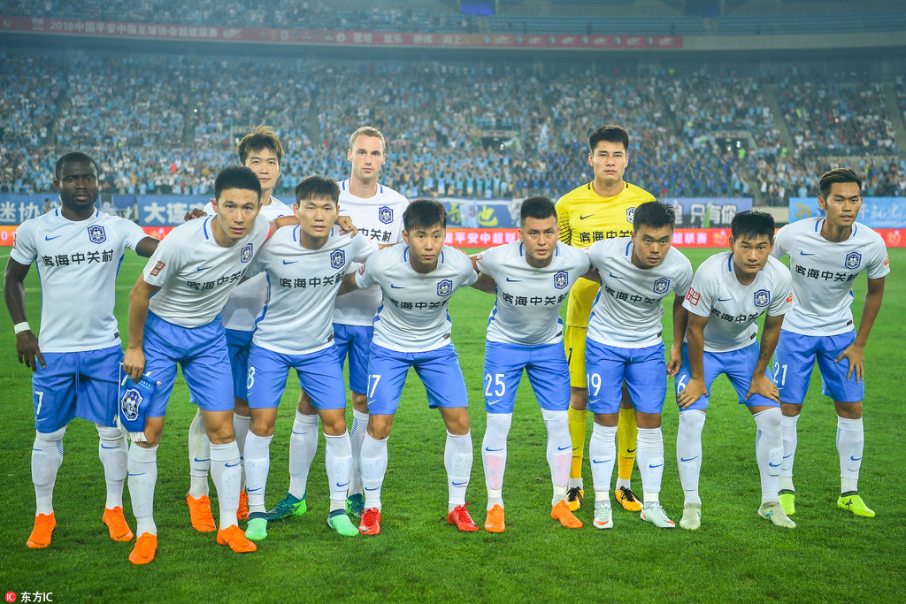 ATP总决赛第5日综述：阿卡3连胜锁定年终第一，德米纳尔赢球晋级