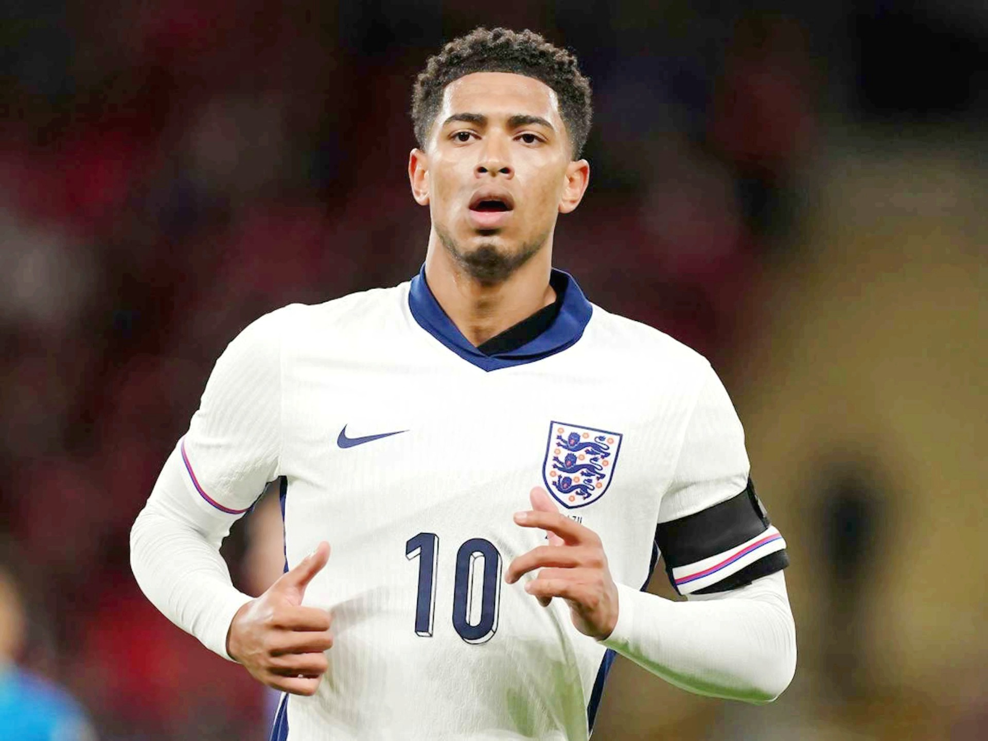 中国篮球历史新篇章！NBL合肥17分大胜CBA江苏队，易立满脸无奈