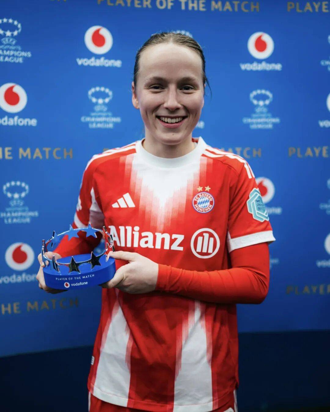 意天空：DV9内收肌疲劳目前已经返回意大利，他没有出现伤病