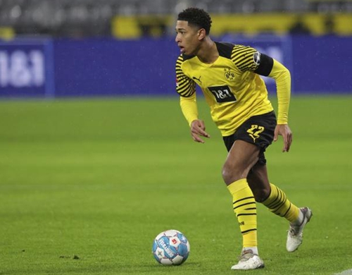 曼联狂丢21球暴露防守隐患，明夏抢免费英超铁卫！阿莫林欲签嫡系