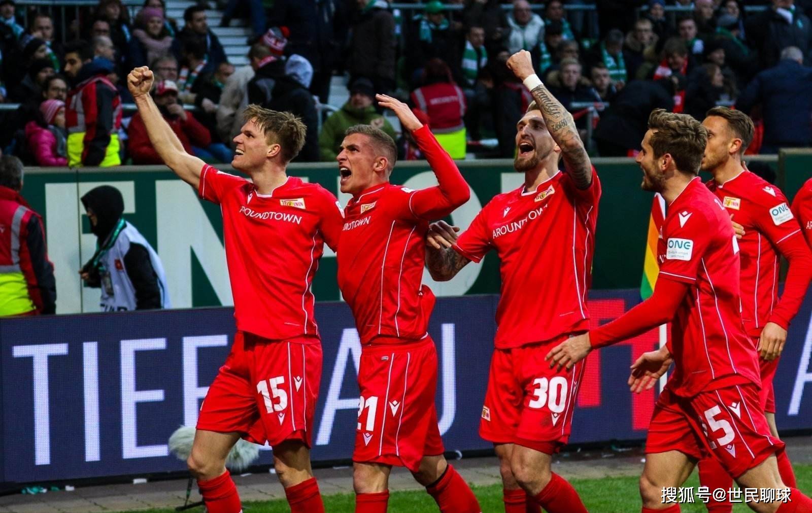 北京时间12月12日凌晨04：00，欧协联联赛阶段将上演一场典型的强弱对话。