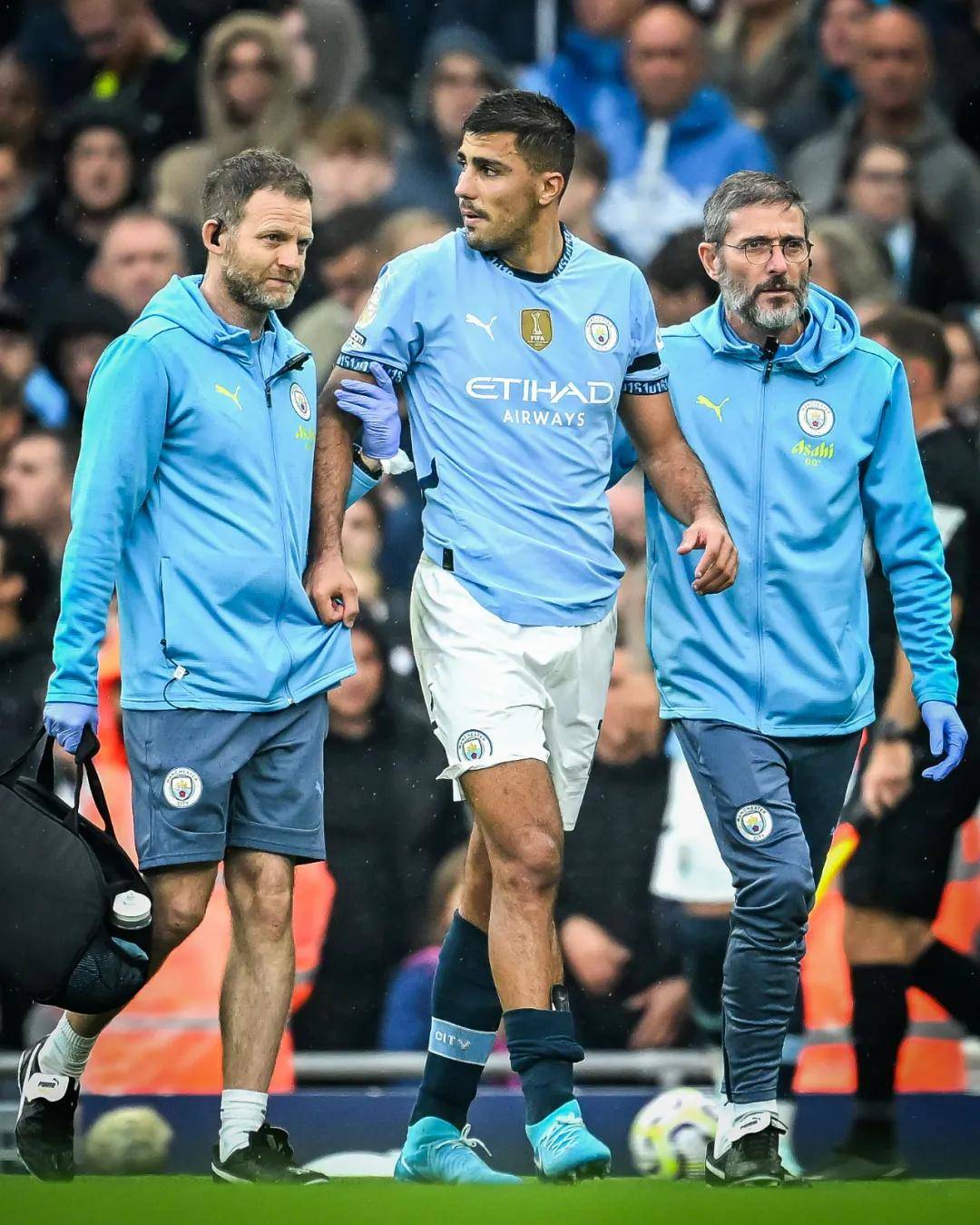 绿茵传承，足球主题文化展“十五运”站在广东美术馆开幕