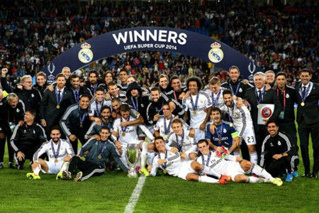 上一次对阵安哥拉：梅西斯卡洛尼替补登场，阿亚拉百场