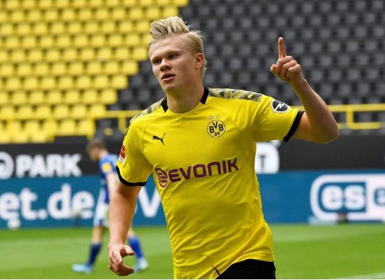 球星抢断后三步上篮太快了