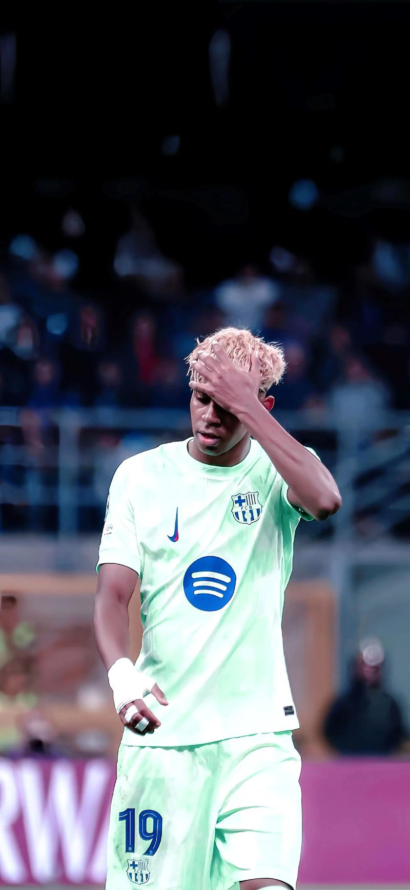 中超比赛亮点：上海海港2-1战胜山东泰山,