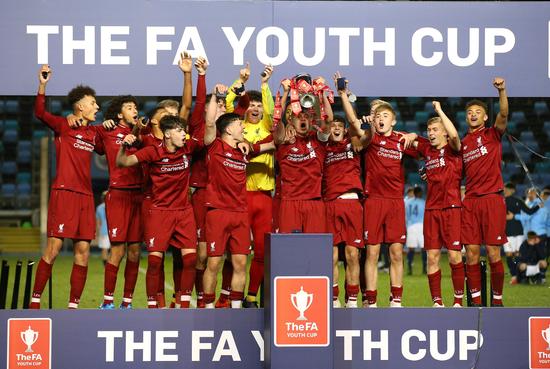 切尔西2-2卡拉巴赫，埃斯特旺、加纳乔破门，哈托失误送礼+送点