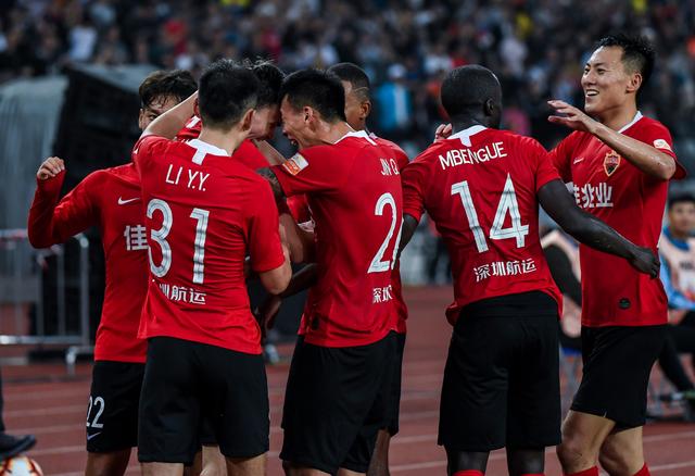 巴萨严打黄牛，追捕323起法兰克福球迷转售案件！