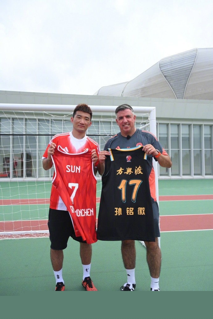 狼队、Hero争夺S组榜首，ES能否复仇WE？